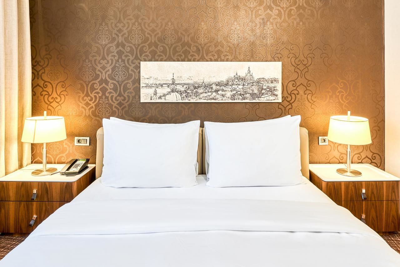 Отель Radisson Blu Hotel, Kyiv Podil City Centre Киев