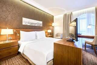 Отель Radisson Blu Hotel, Kyiv Podil City Centre Киев Двухместный номер «Премиум» с 1 кроватью-5