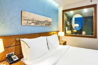 Отель Radisson Blu Hotel, Kyiv Podil City Centre Киев Стандартный двухместный номер с 1 кроватью или 2 отдельными кроватями-6
