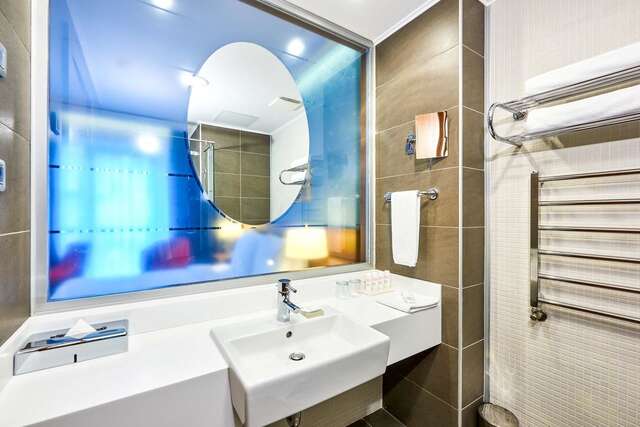 Отель Radisson Blu Hotel, Kyiv Podil City Centre Киев-29
