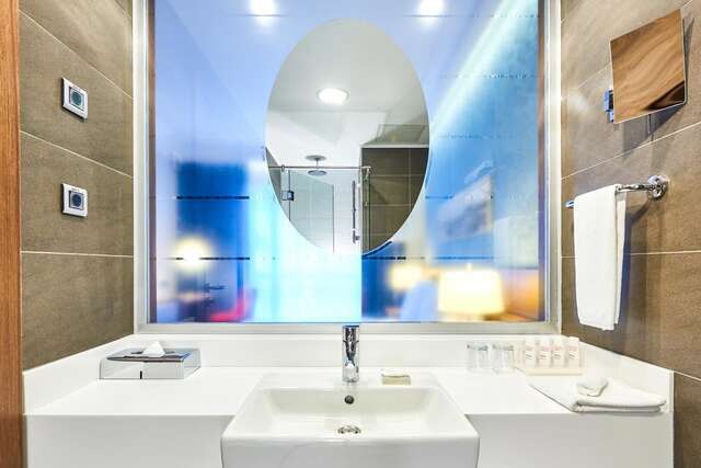 Отель Radisson Blu Hotel, Kyiv Podil City Centre Киев-5