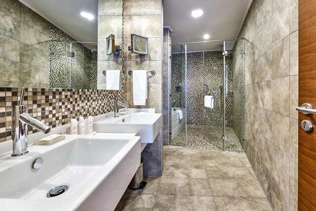 Отель Radisson Blu Hotel, Kyiv Podil City Centre Киев-10